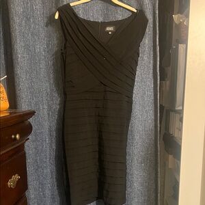 Adianna Papell Black Pleated Elegant  Midi Dress